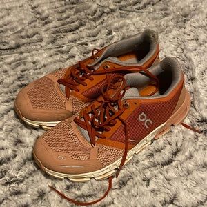 On Cloud size 8 tennis shoes